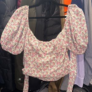 ASTR. Slightly cropped blouse